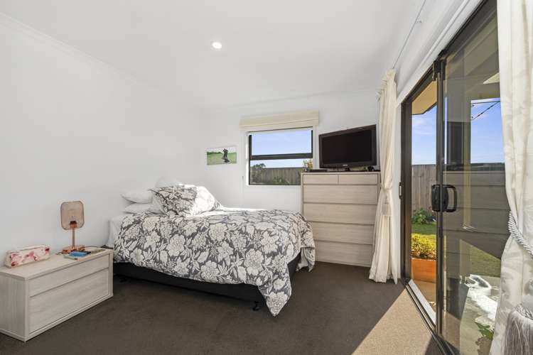 8/11 Errol Close Burbush_6