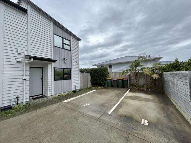 96E Triangle Road 11410_2