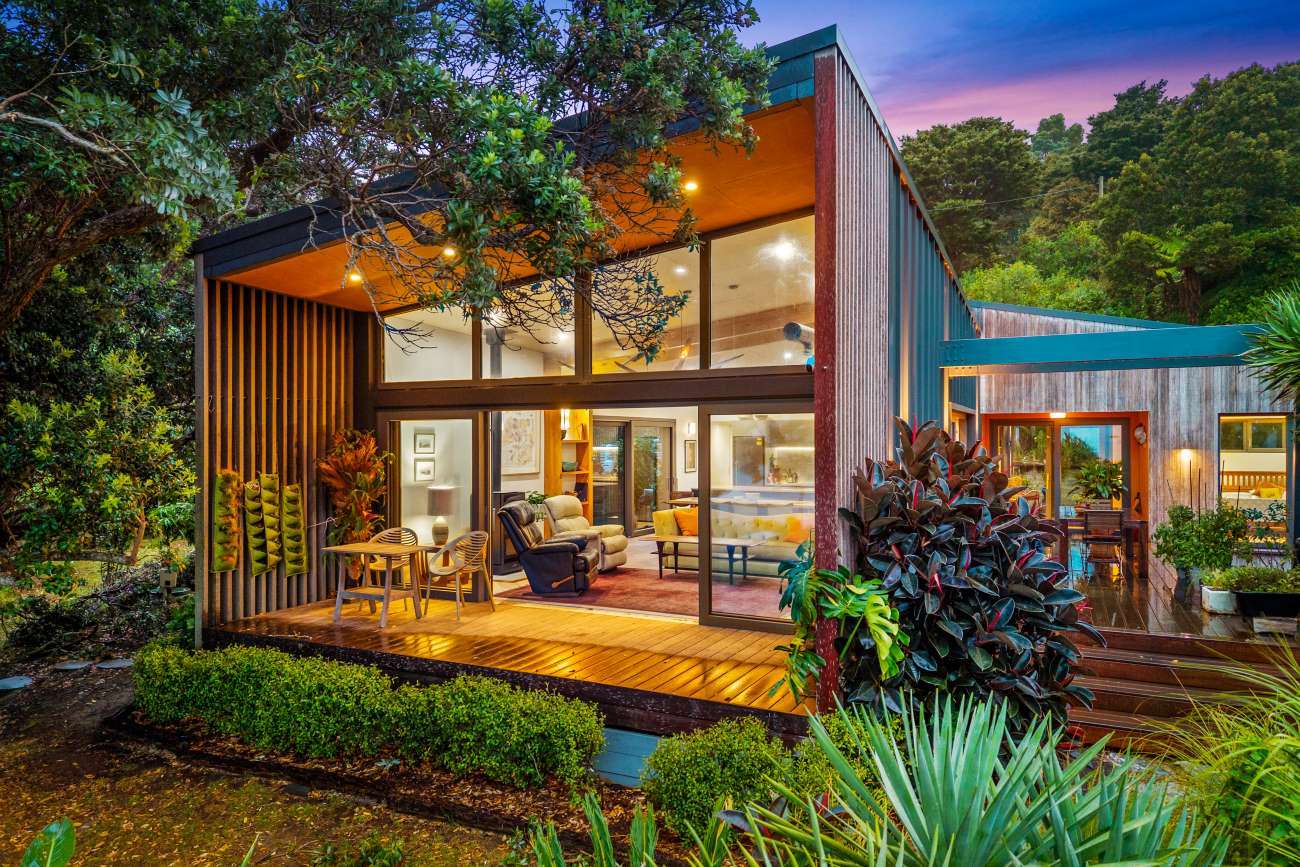 124 Cornwallis Road in Cornwallis, Waitakere City, Auckland