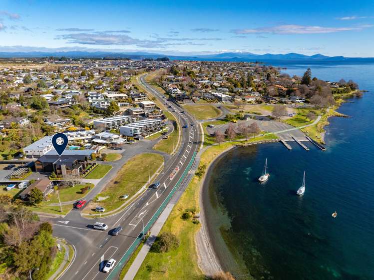 336 Lake Terrace Two Mile Bay_36