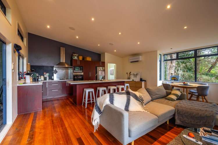 33 Crescent Road East Ostend_2