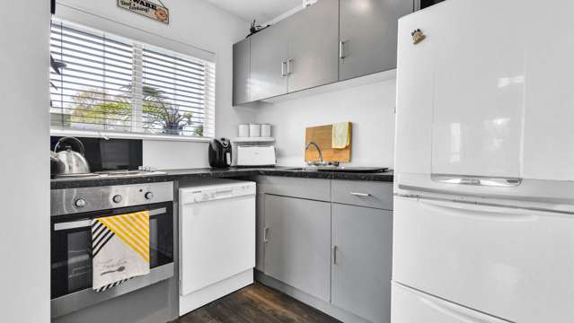 2/137 Olliviers Road Phillipstown_3