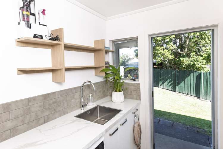 22 Pine Street Mangapapa_12