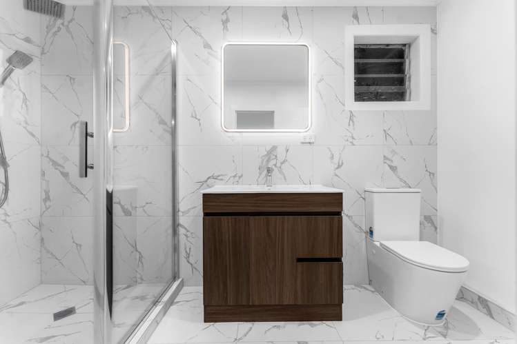 12 Ozich Avenue Te Atatu South_7