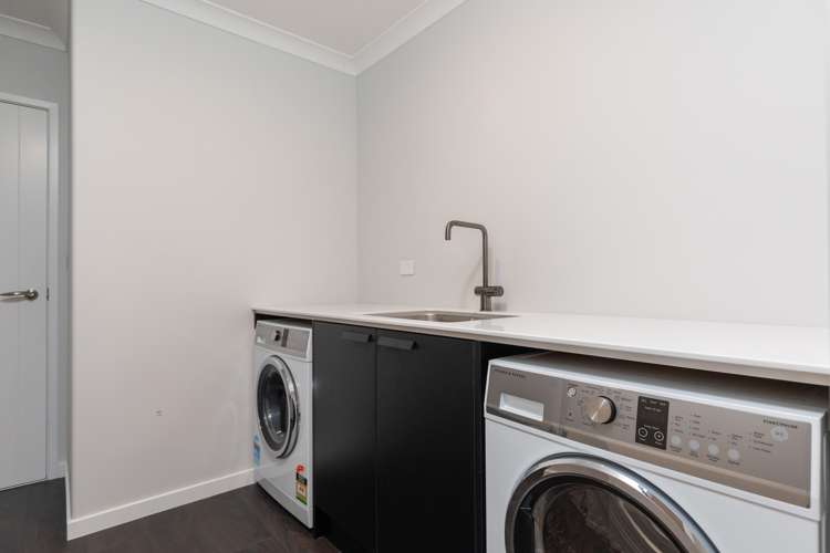 3 Caproni Road Burleigh_13