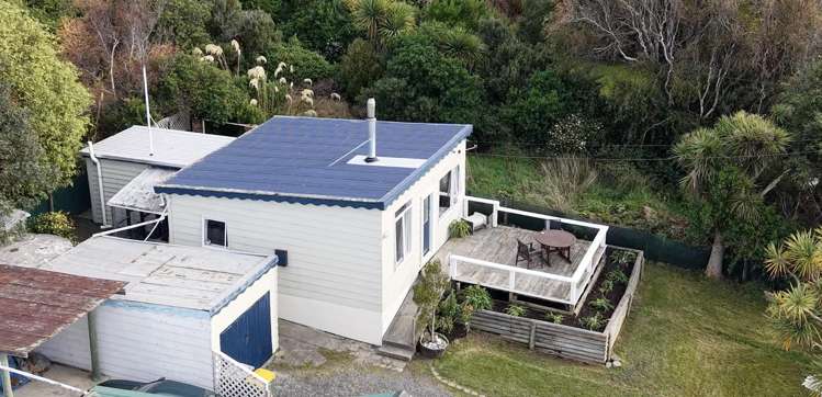 9 Rimu Street Kaka Point_19