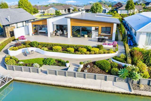Contemporary canal comfort