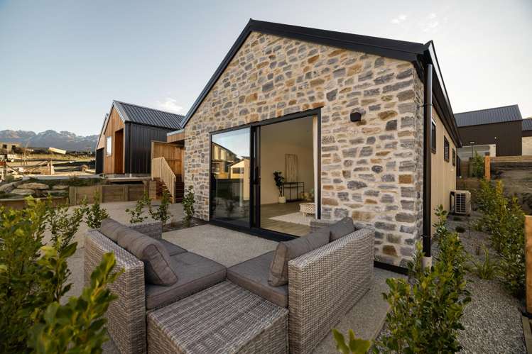 30 Grain Close Jacks Point_3