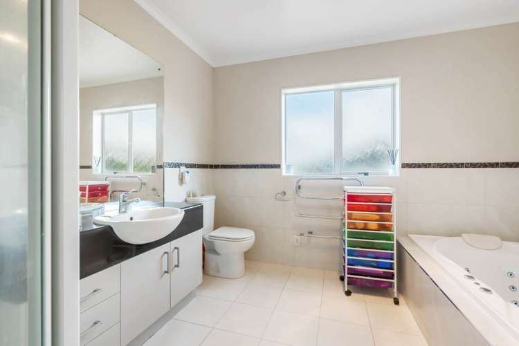 29 Seresin Crescent Flat Bush_28