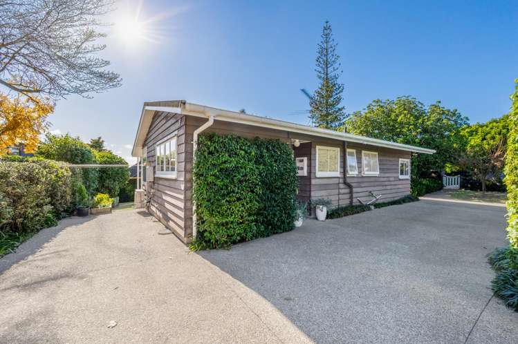41 Seymour Road Mellons Bay_26