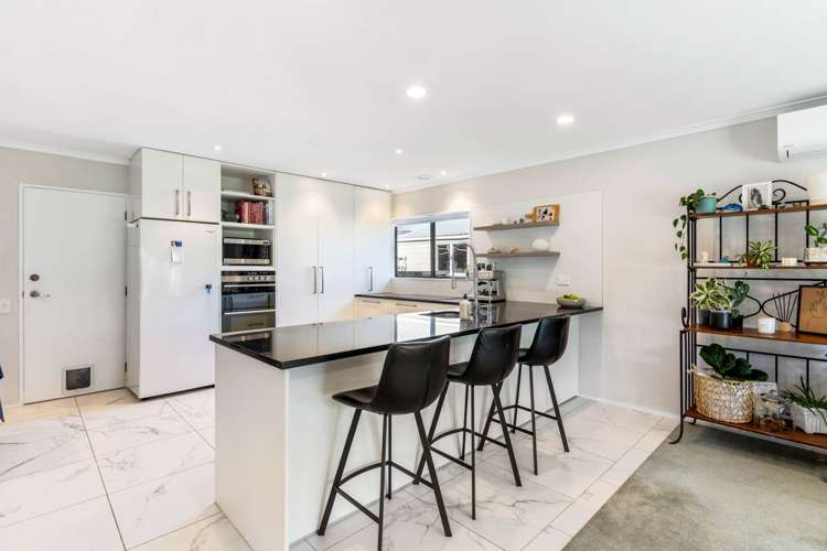 3 Evanda Crescent Conifer Grove_3