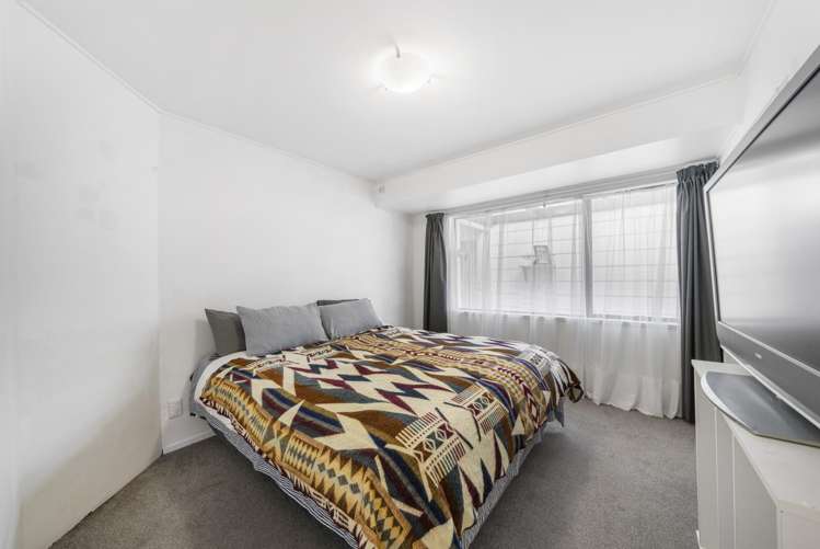 9 Ultima Place Clover Park_12