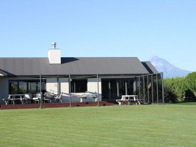 1355 Mountain Road Inglewood_23