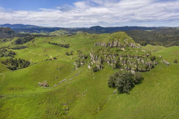 1061 Harbour Road Oparau_15