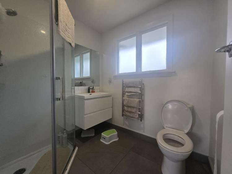 10 Lucienne Place Hillsborough_12