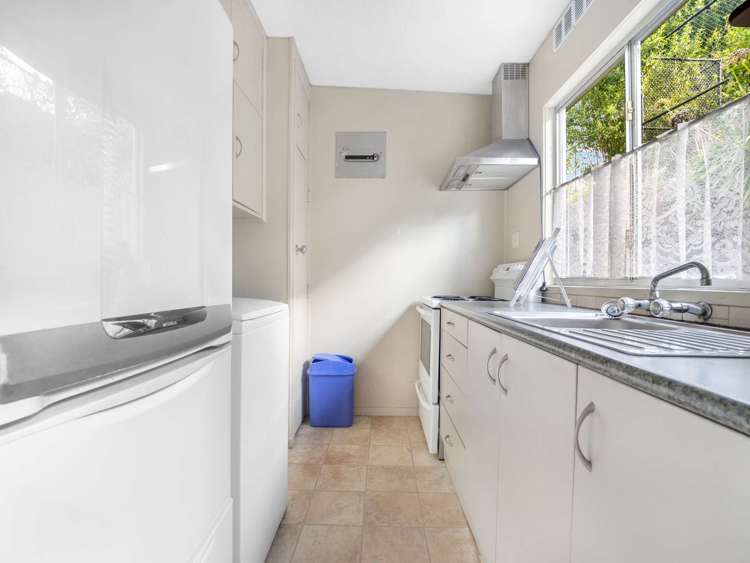 2/100 River Road Hamilton East_11