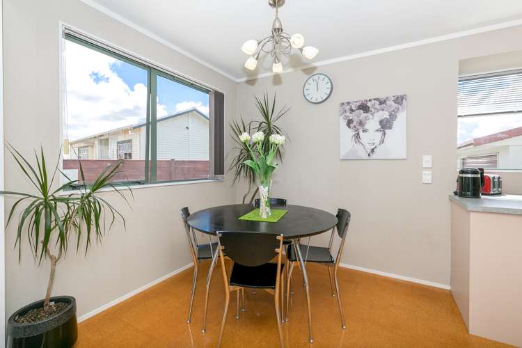 43 Baverstock Road Nawton_8