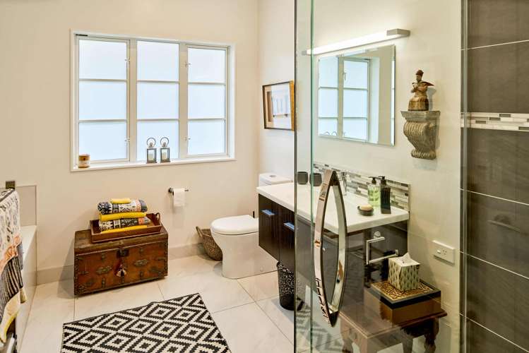 21 Pendennis Point Camborne_15