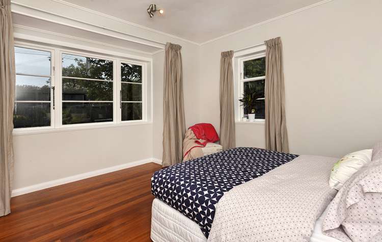 8 Owairaka Avenue Mount Albert_11