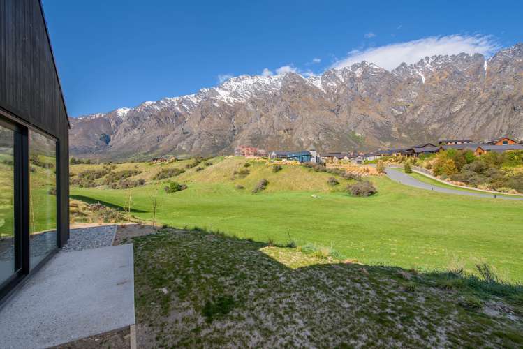 12 Falconer Rise Jacks Point_24