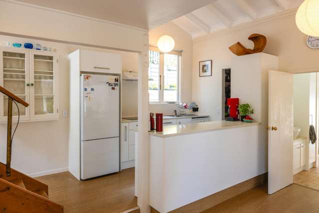 69 Victoria Road South Onetangi_3