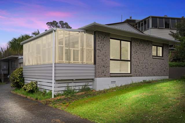 Renovated 2 Beddie Unit-Great Street In Onerahi!