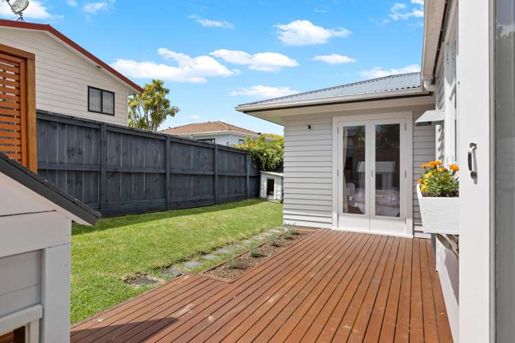 15 Gill Avenue Te Atatu Peninsula_11