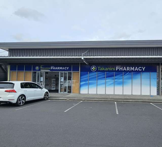 Versatile retail on Great South Road, Takanini