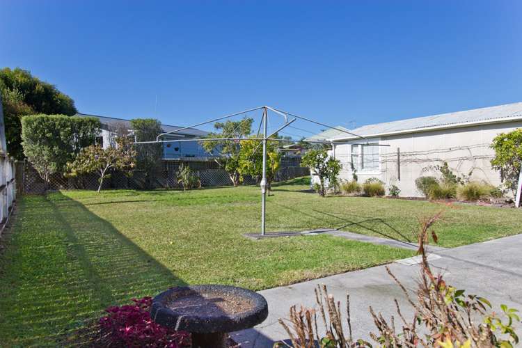 61 Mcleod Road Te Atatu South_11