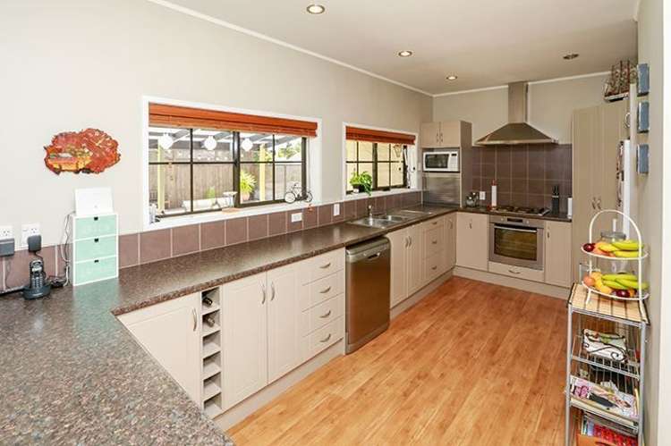 19 Highland Drive Pukete_14