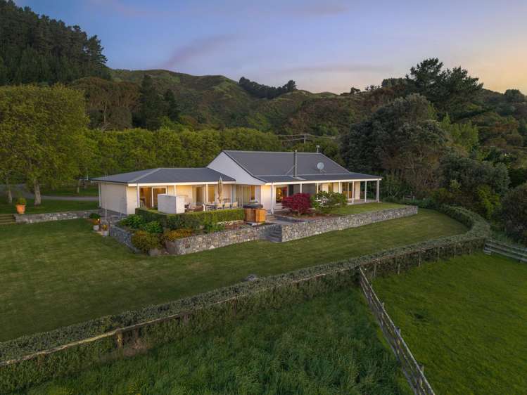 86 Emerald Glen Road Paekakariki_27