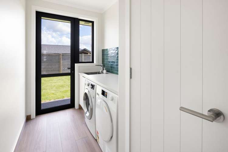 39 Sunline Drive Leamington_30