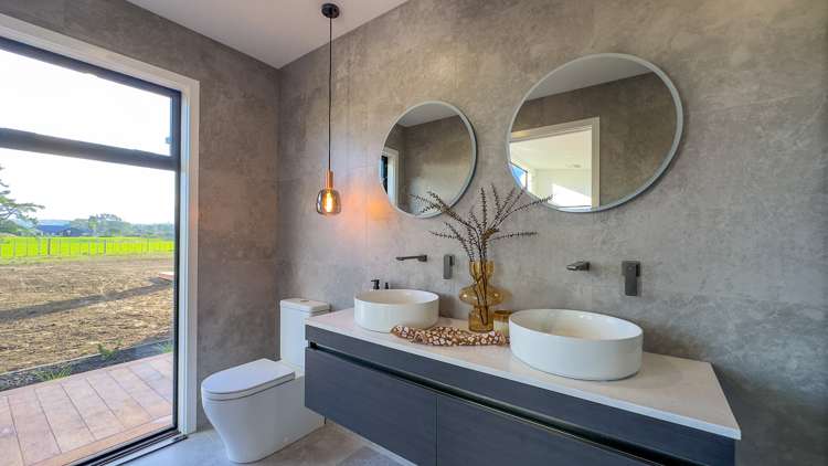 65 Livingstone Road Ngahinapouri_25