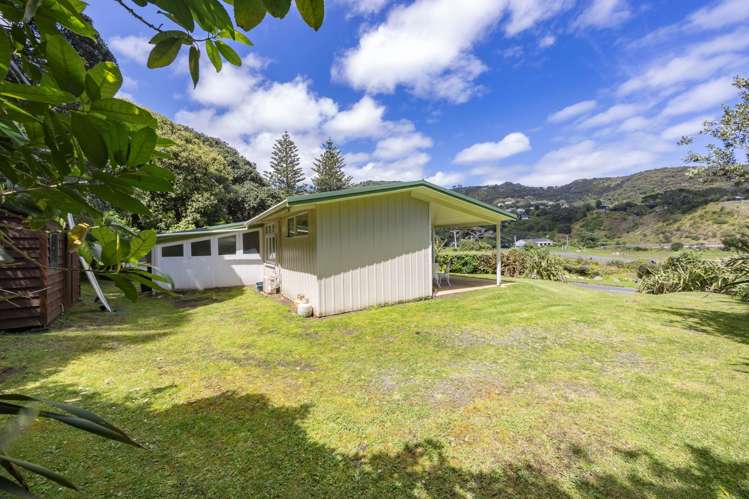 12 Seaview Road Piha_17