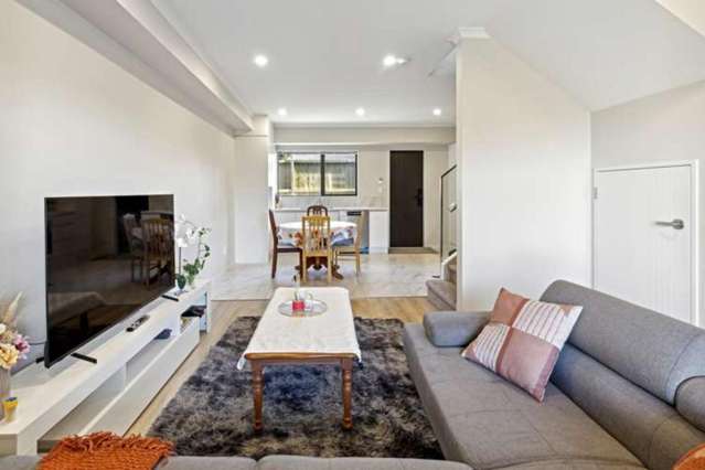E/10 Roberts Road Te Atatu South_2