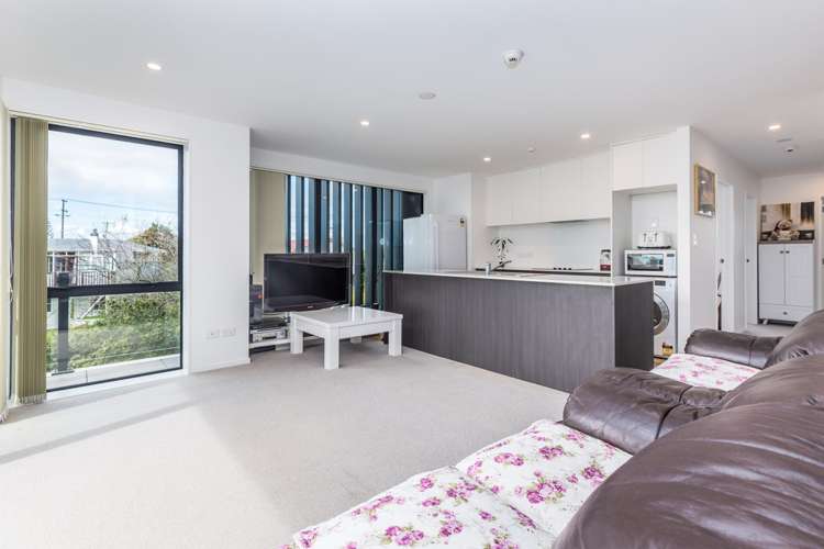 215/8 Thompson Park Road Mount Wellington_5