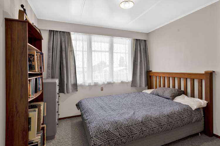 94 South Road Manaia_10