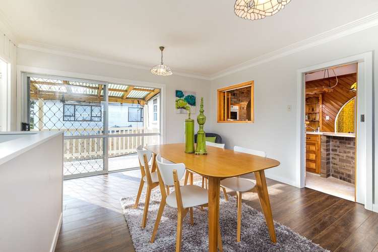 11 Castaing Crescent Te Atatu South_13