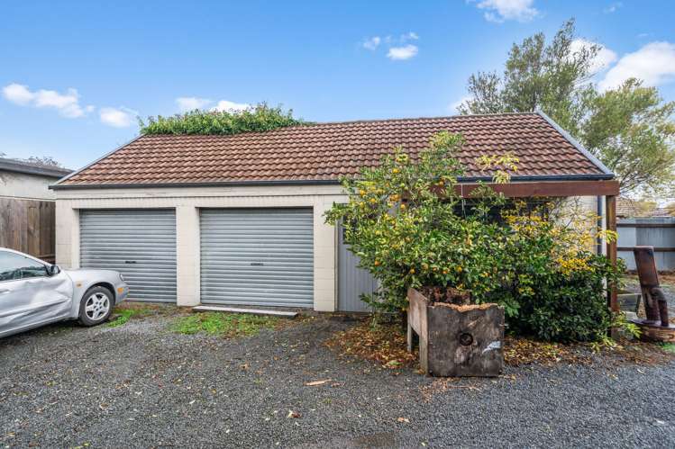 21 De Bloge Place Burwood_18