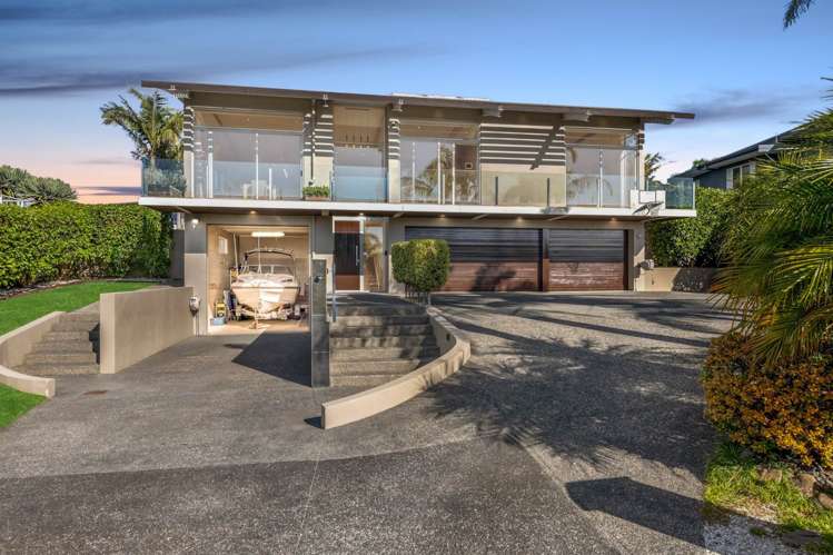 8 Intrepid Crescent Beachlands_39