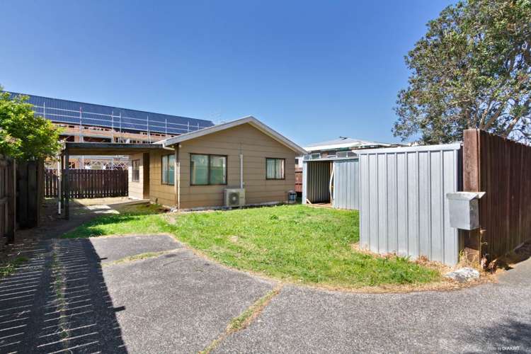 1/121 Bruce Mclaren Road Henderson_0