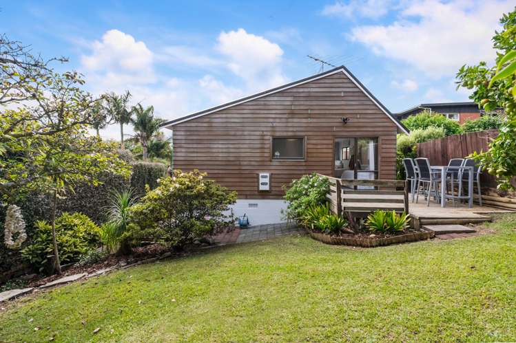 2/3 Whitby Crescent Mairangi Bay_39