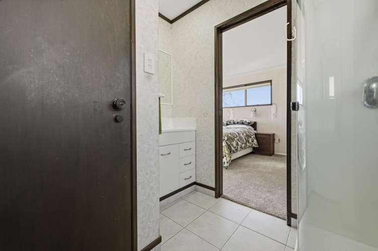 17 Upland Street Brookfield_15