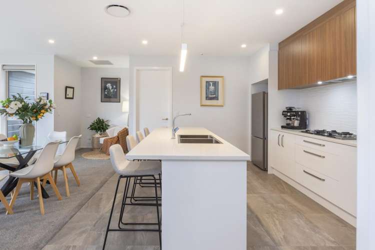 4 Hollard Crescent_5