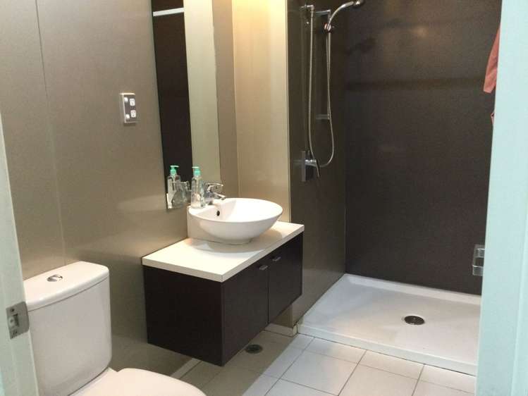 802/17 Vogel Lane Auckland Central_4