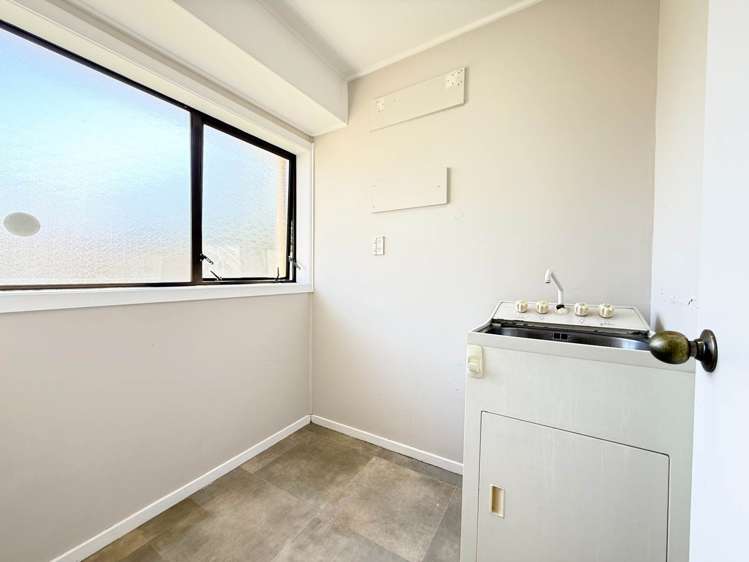 2 Isola Place Manukau_12