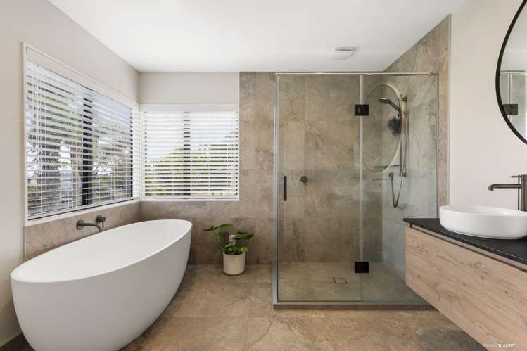 568 Redoubt Road Flat Bush_11