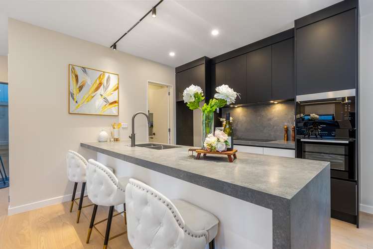 1B Rowan Road_4