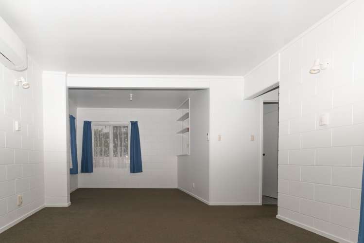 2/256 Don Buck Road 11410_2