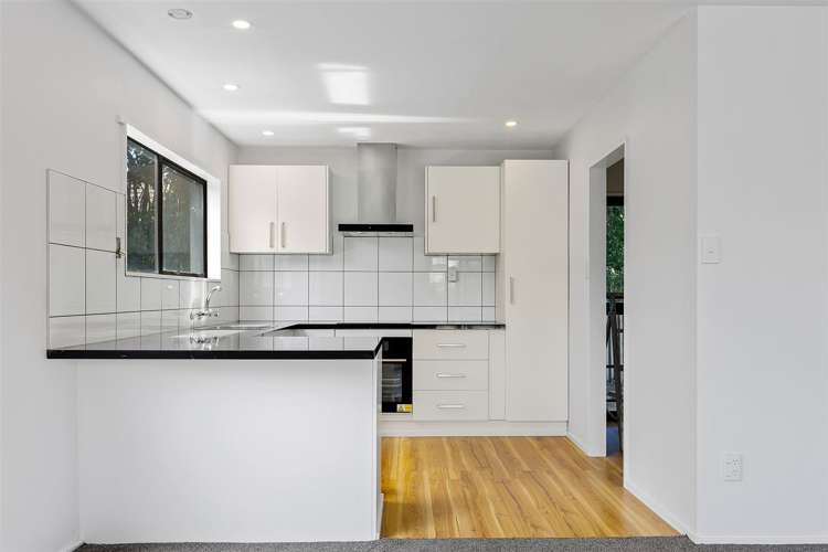 2/303 Main South Road Hornby_1